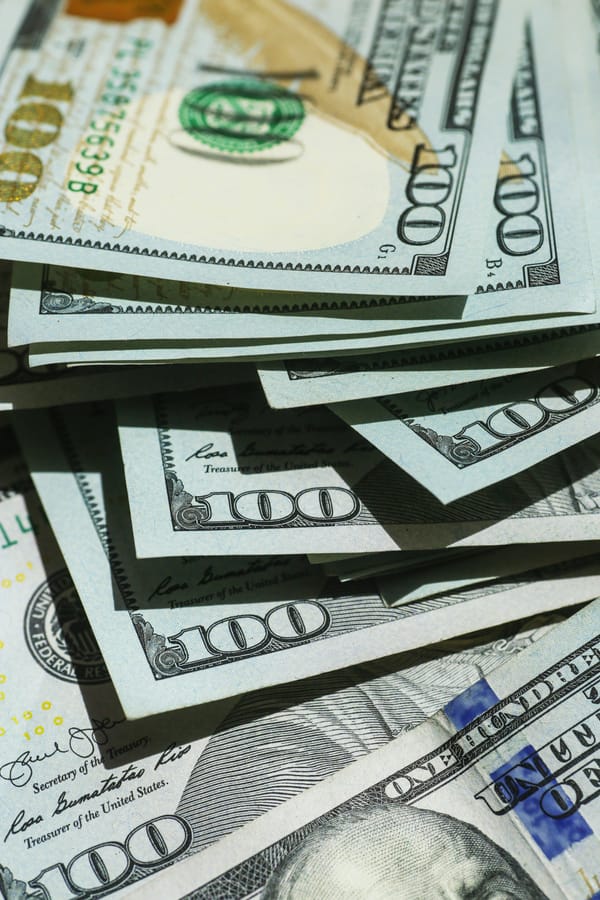 How to Buy Affiliate Stores with Built-In Traffic & Costs Explained